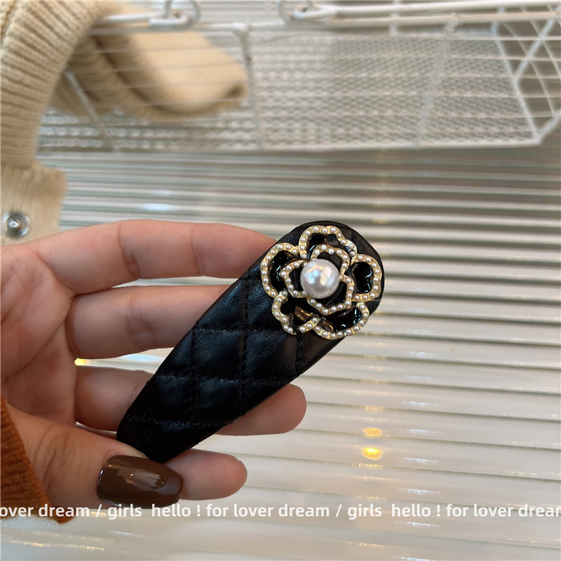New PU Leather Camellia Hair C - Vintage Fashion Hong Kong のレビューと価格