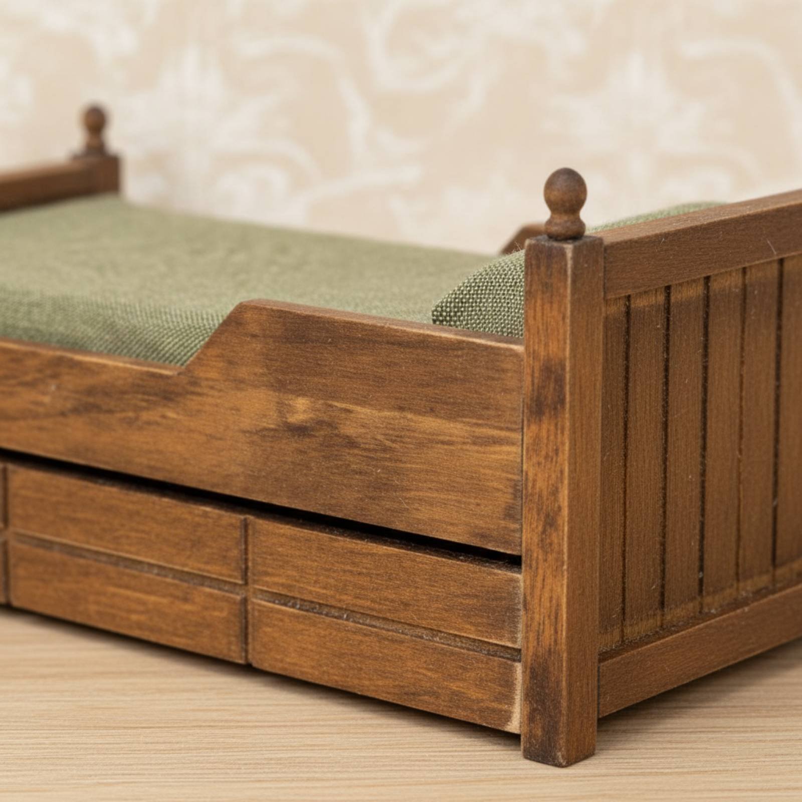 1:12 Scale Wooden Bed Handmade - Vintage Fashion Doll のレビューと価格