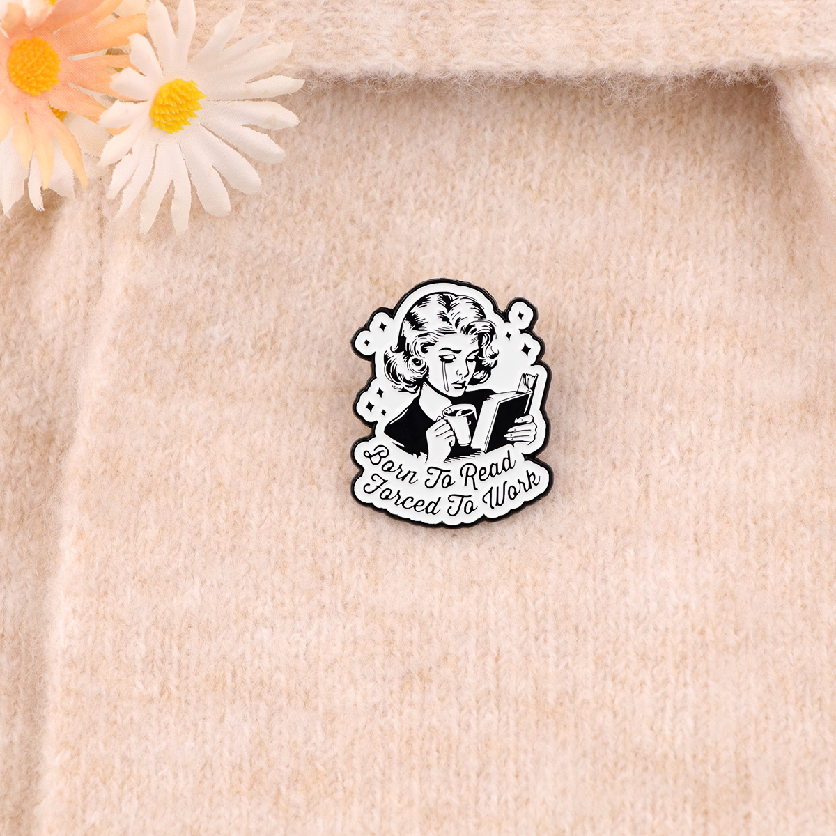 Bookworm Quotes Enamel Pin Rea - Vintage Fashion Quotes のレビューと価格