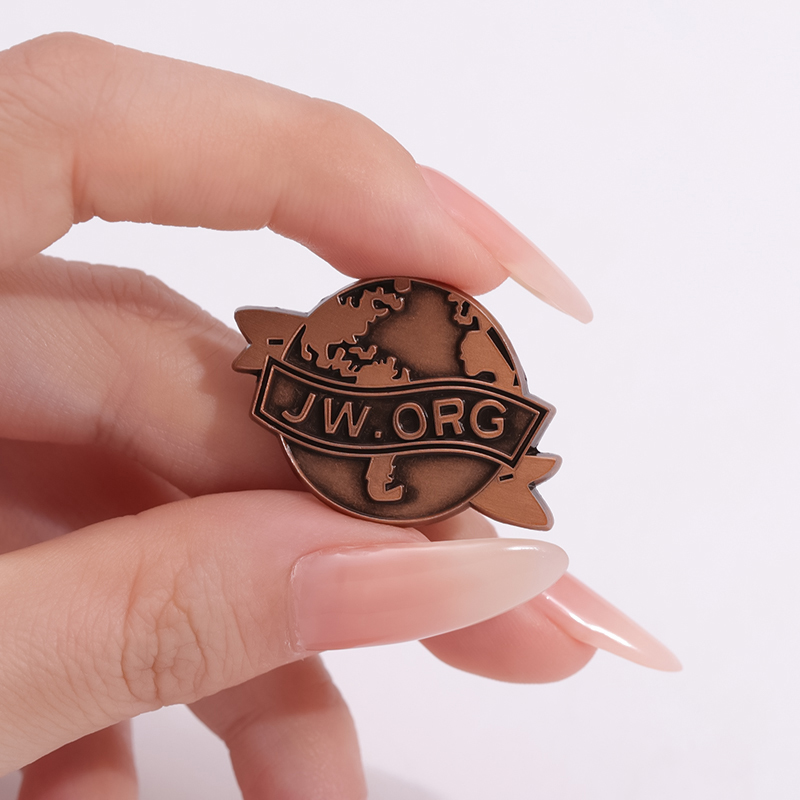JW,ORG Banner Earth Enamel Pin - Vintage Fashion Org のレビューと価格