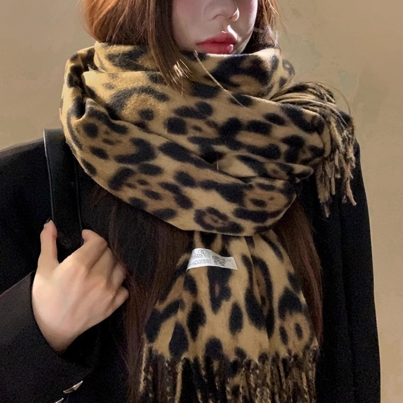 2025 New Retro Silk Leopard Pa - Vintage Fashion Patterns のレビューと価格