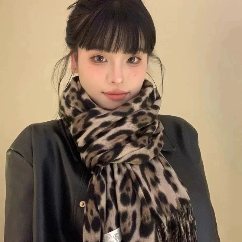 2025 New Retro Silk Leopard Pa - Vintage Fashion Patterns のレビューと価格