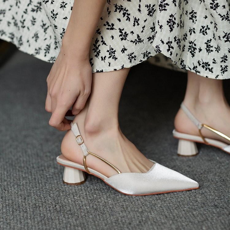French Vintage Pointed-Toe San - Vintage Fashion In 2026 のレビューと価格